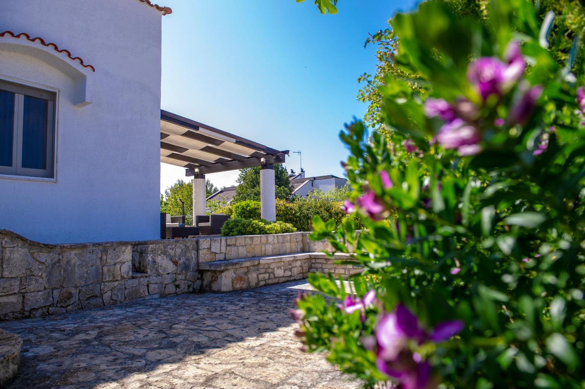 Bouganvilla Polignano a Mare Luaran gambar